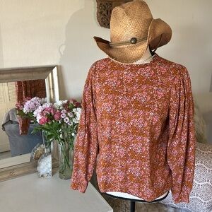 Universal thread fall floral cottage balloon sleeve top small​​